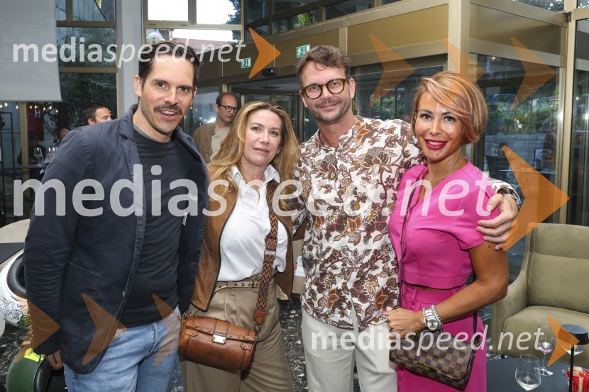  Uroš Zakinja;  Patrizia Budak;  Amadej Lah;  Janja PegamPremiera komedije Pegule avtorja Iztoka Mlakarja