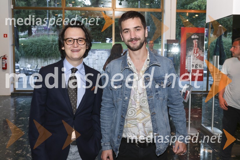  Martin Mlakar, igralec;  Borut PetrovićPremiera komedije Pegule avtorja Iztoka Mlakarja