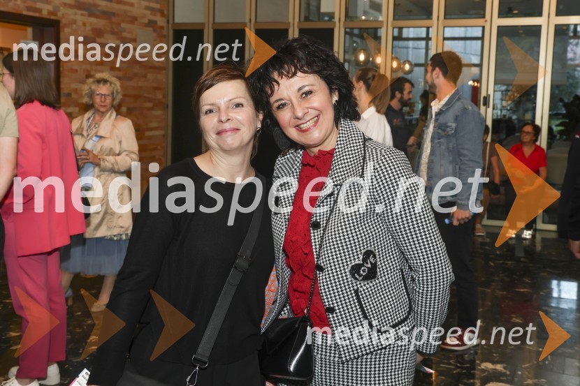  Vesna  Slapar, igralka;  Lara Jankovič, igralkaPremiera komedije Pegule avtorja Iztoka Mlakarja