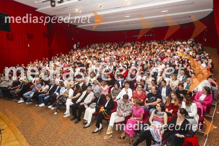 Premiera komedije Pegule avtorja Iztoka Mlakarja