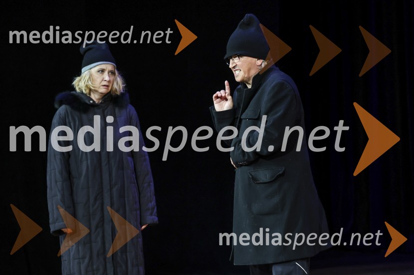  Vesna Pernarčič, igralka;  Iztok Mlakar, kantavtor, gledališki igralecPremiera komedije Pegule avtorja Iztoka Mlakarja