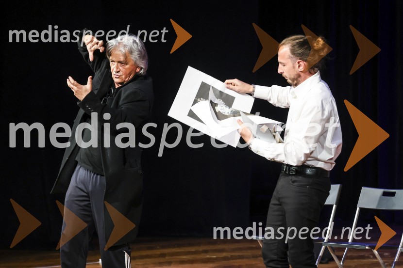  Iztok Mlakar, kantavtor, gledališki igralec;  Ilija Ota, igralecPremiera komedije Pegule avtorja Iztoka Mlakarja