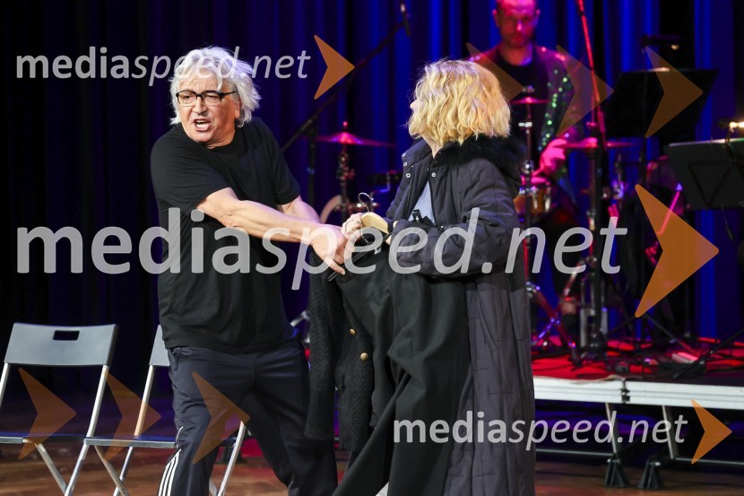  Iztok Mlakar, kantavtor, gledališki igralec;  Vesna Pernarčič, igralkaPremiera komedije Pegule avtorja Iztoka Mlakarja