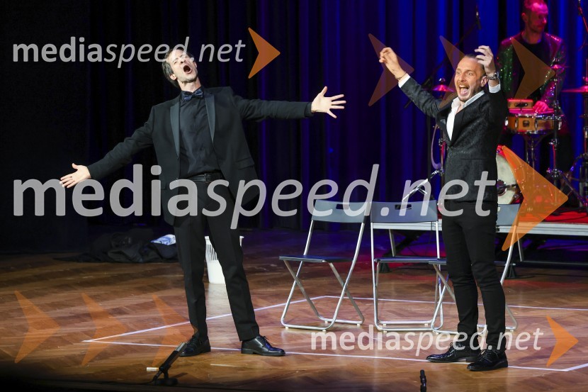  Peter Harl, igralec;  Ilija Ota, igralecPremiera komedije Pegule avtorja Iztoka Mlakarja