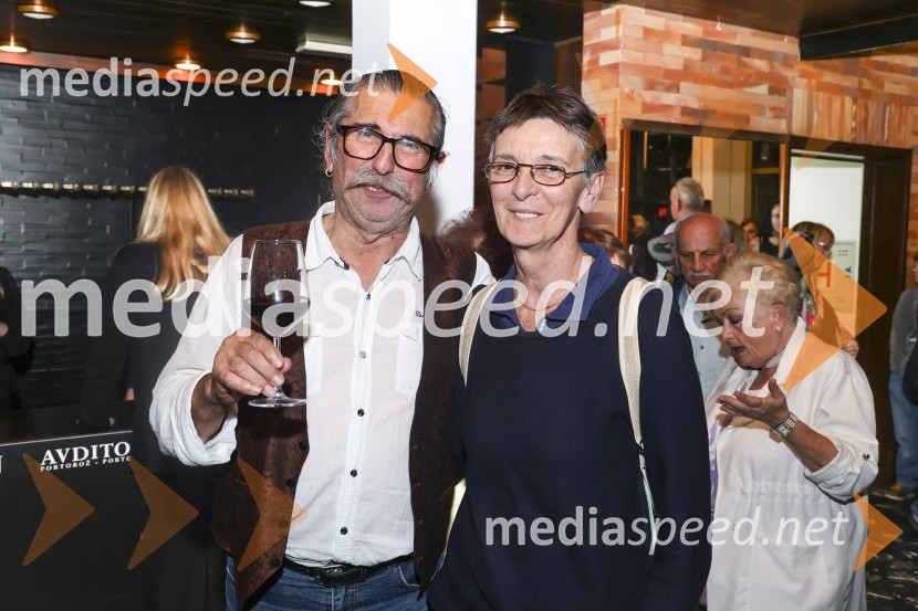  Slobodan Simič - Šime;  ... Premiera komedije Pegule avtorja Iztoka Mlakarja