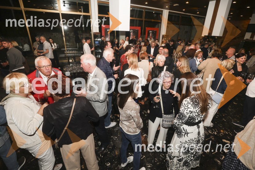 Premiera komedije Pegule avtorja Iztoka Mlakarja