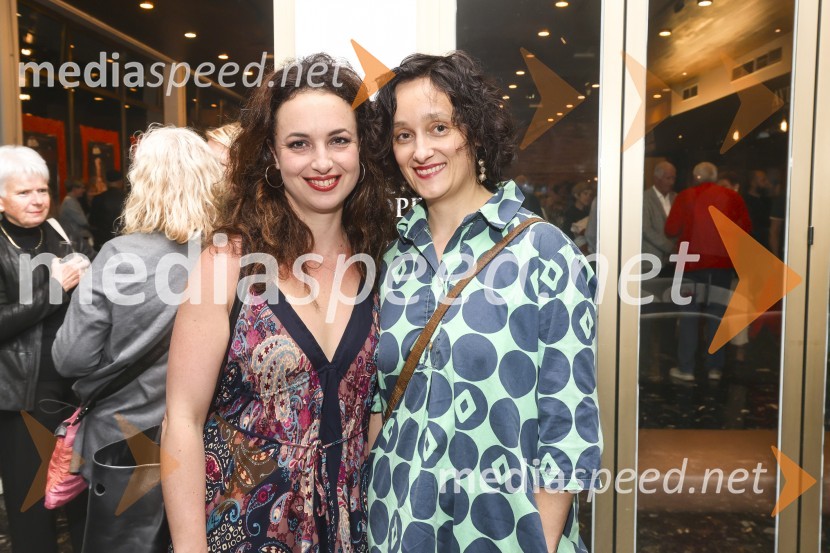  Urška Taufer, igralka;  ... Premiera komedije Pegule avtorja Iztoka Mlakarja