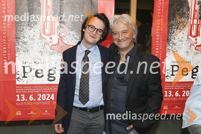  Martin Mlakar, igralec;  Iztok Mlakar, kantavtor, gledališki igralecPremiera komedije Pegule avtorja Iztoka Mlakarja