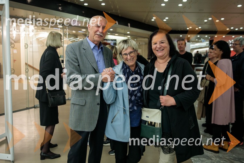  Vojteh Winterleitner;  Bogdana Winterleitner;  Saša NovakUrška Centa in Domen Novak s predstavo Tam, v vrtu