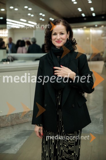  Urša Draž, modna oblikovalkaUrška Centa in Domen Novak s predstavo Tam, v vrtu