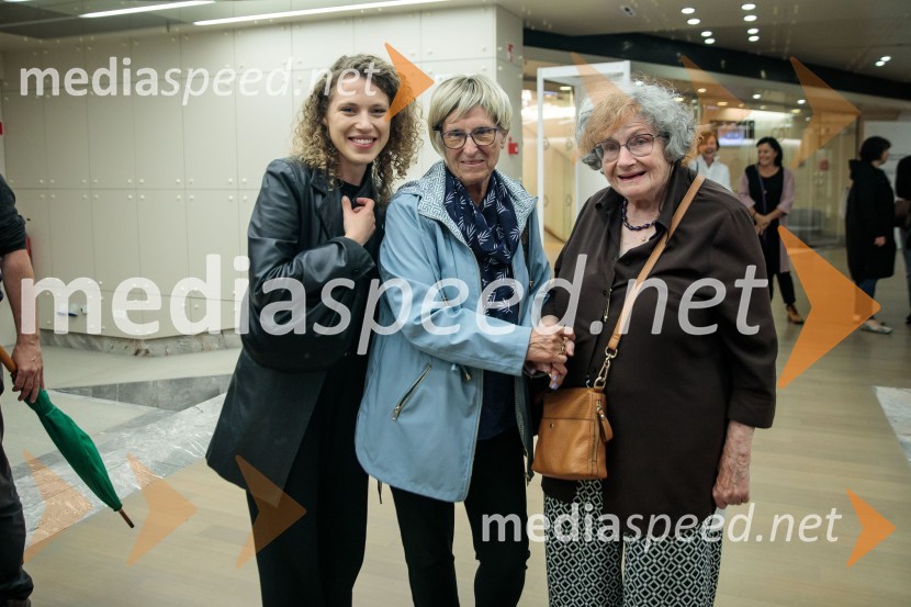  Lučka Centa, likovna umetnica;  Bogdana Winterleitner;  Alenka BizjakUrška Centa in Domen Novak s predstavo Tam, v vrtu