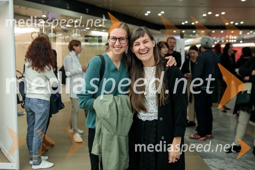 Urška Centa in Domen Novak s predstavo Tam, v vrtu