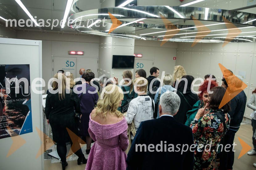 Urška Centa in Domen Novak s predstavo Tam, v vrtu