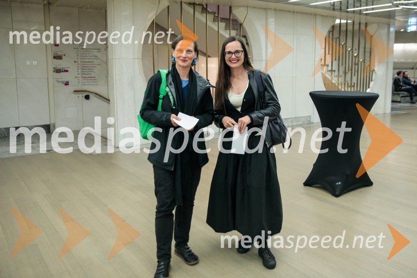  Alma R. Selimović;  Tamara Bračič Vidmar, producentka, Bunker Ljubljana, koordinator mednarodne mreže Balkan ExpressUrška Centa in Domen Novak s predstavo Tam, v vrtu