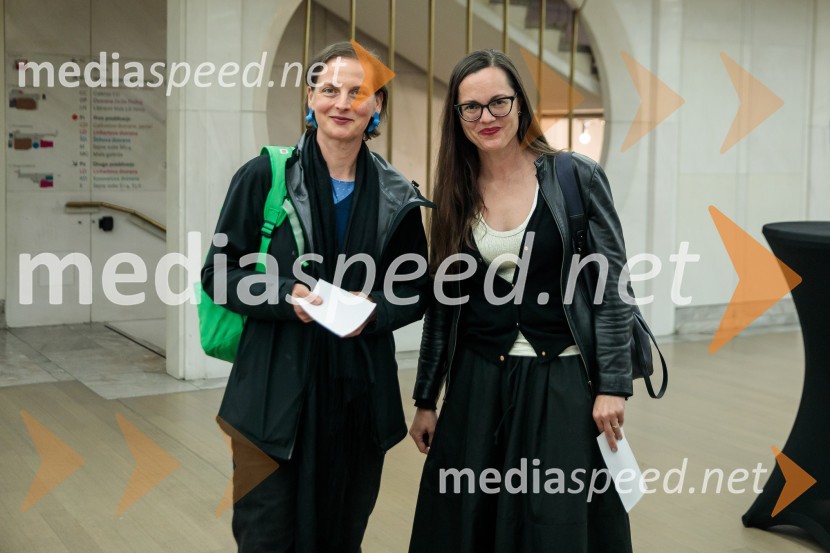  Alma R. Selimović;  Tamara Bračič Vidmar, producentka, Bunker Ljubljana, koordinator mednarodne mreže Balkan ExpressUrška Centa in Domen Novak s predstavo Tam, v vrtu