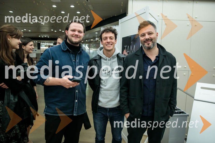  Jošt Lampret, basist;  Izoror Erazen Grafenauer;  Jure Pukl, glasbenikUrška Centa in Domen Novak s predstavo Tam, v vrtu