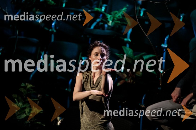  Urška Centa, plesalka flamenkaUrška Centa in Domen Novak s predstavo Tam, v vrtu