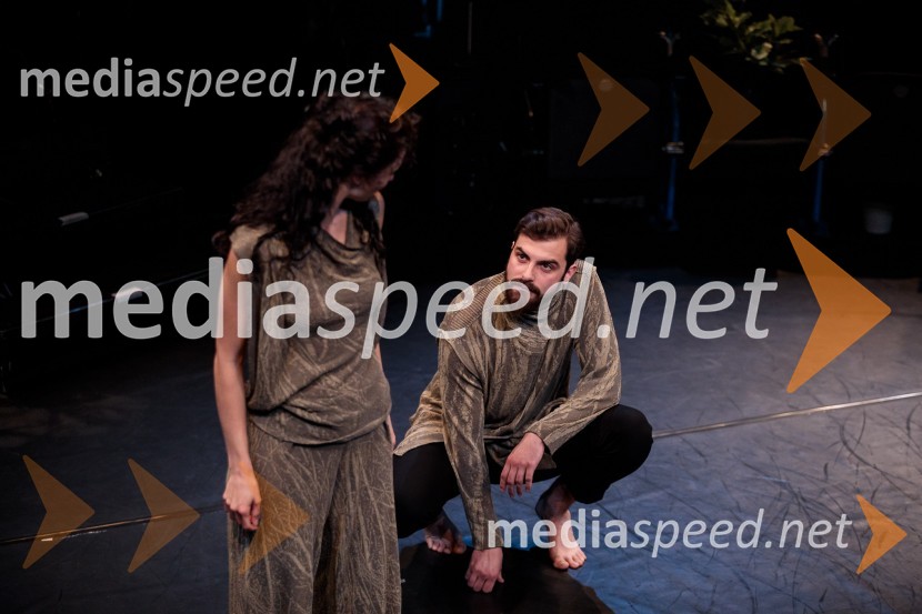  Urška Centa, plesalka flamenka;  Domen Novak, igralec Urška Centa in Domen Novak s predstavo Tam, v vrtu