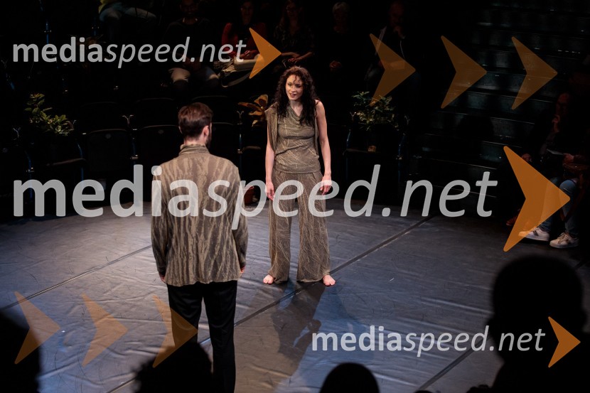  Domen Novak, igralec ;  Urška Centa, plesalka flamenkaUrška Centa in Domen Novak s predstavo Tam, v vrtu