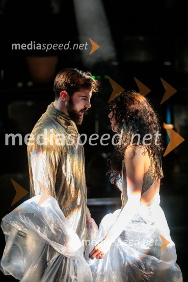  Domen Novak, igralec ;  Urška Centa, plesalka flamenkaUrška Centa in Domen Novak s predstavo Tam, v vrtu