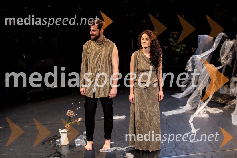  Domen Novak, igralec ;  Urška Centa, plesalka flamenkaUrška Centa in Domen Novak s predstavo Tam, v vrtu