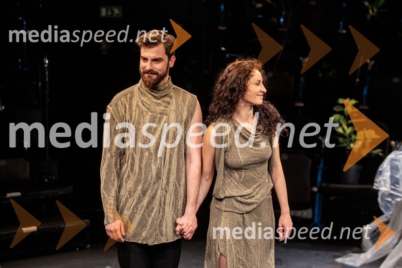  Domen Novak, igralec ;  Urška Centa, plesalka flamenkaUrška Centa in Domen Novak s predstavo Tam, v vrtu