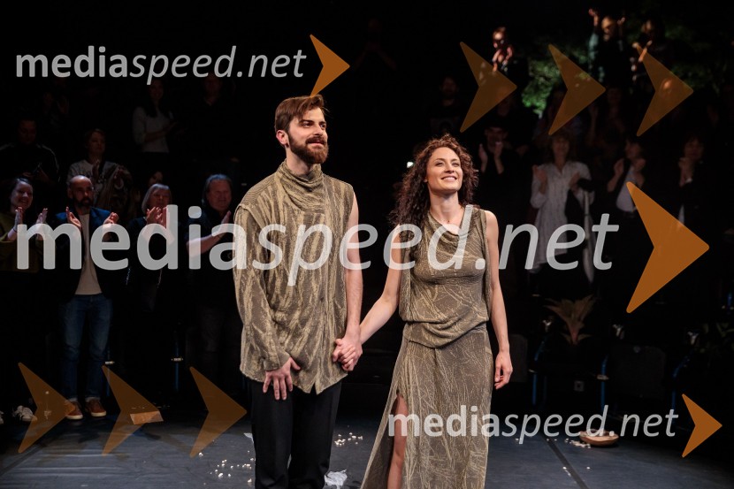  Domen Novak, igralec ;  Urška Centa, plesalka flamenkaUrška Centa in Domen Novak s predstavo Tam, v vrtu