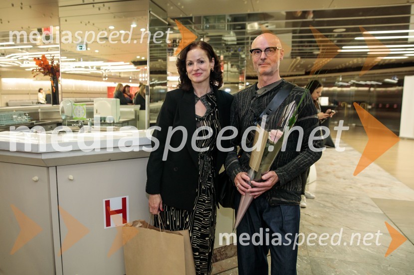  Urša Draž, modna oblikovalka;  Tomaž Draž, modni oblikovalecUrška Centa in Domen Novak s predstavo Tam, v vrtu