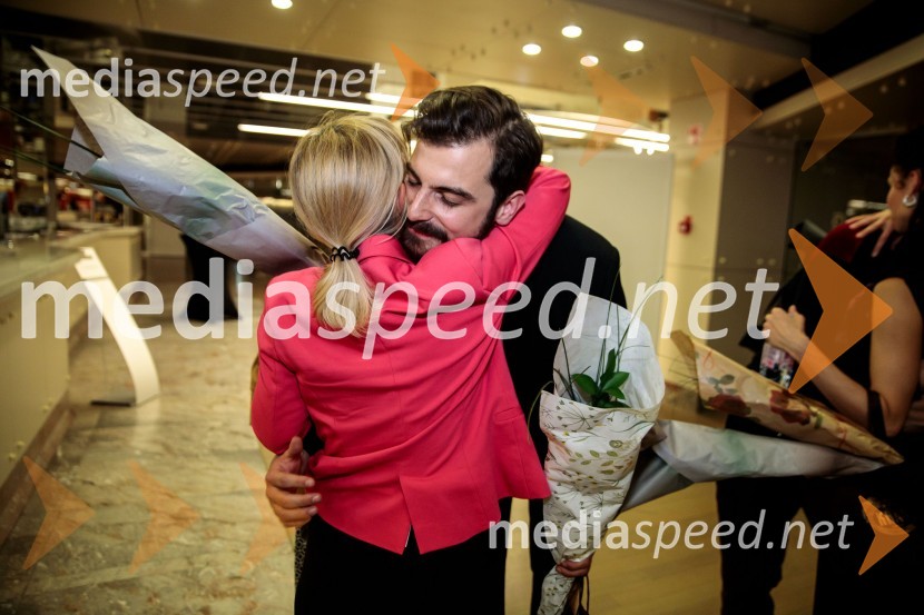  Domen Novak, igralec Urška Centa in Domen Novak s predstavo Tam, v vrtu