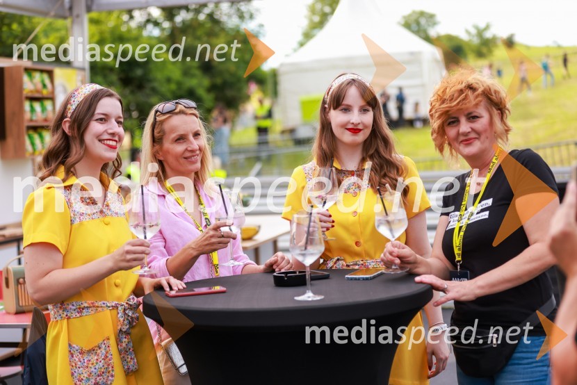  ... ;  Suzana Petek, Perutnina Ptuj;  ... ;  ... Ekskluzivni koncert Joker out ob 50-letnici Poli