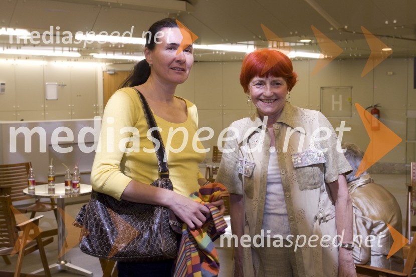 Majda Šmit in Mojca Senčar, Slovenka leta 2005 ter predsednica Slovenskega združenja za boj proti raku dojkLa Vie en Rose, mednarodni večer šansonov