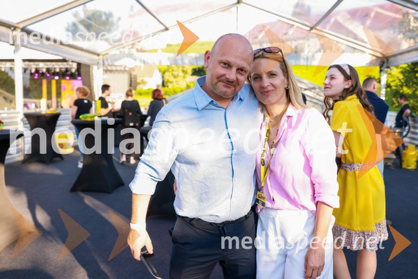  ... ;  Suzana Petek, Perutnina PtujEkskluzivni koncert Joker out ob 50-letnici Poli