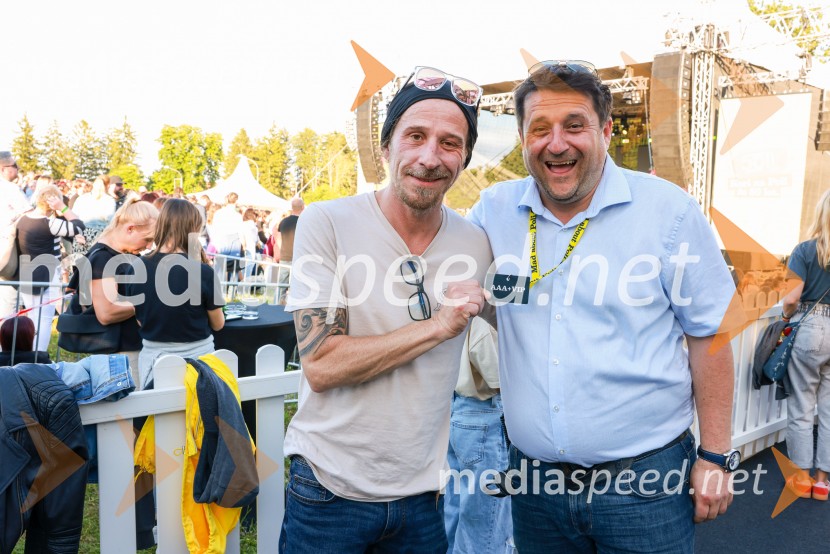  Jernej Šavel, Dubioza Kolektiv;  Pavel Magdić, generalni direktor, Dominikanski samostanEkskluzivni koncert Joker out ob 50-letnici Poli