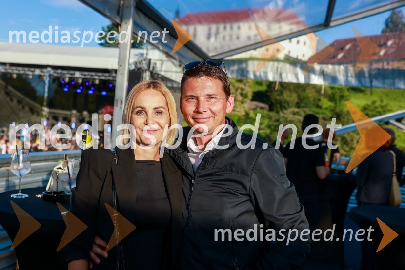  Nuška Gajšek, županja, Mestna občina Ptuj;  Dejan Levanič, državni sekretar, Ministrstvo za delo, družino, socialne zadeve in enake možnosti Republike SlovenijeEkskluzivni koncert Joker out ob 50-letnici Poli