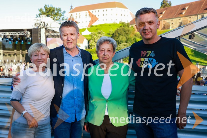  ... ;  Enver Šišić, direktor skupine Perutnina Ptuj, d.o.o.;  Tilčka Lovrenčič;  David Visenjak, direktor trženja, Perutnina Ptuj d. d.Ekskluzivni koncert Joker out ob 50-letnici Poli