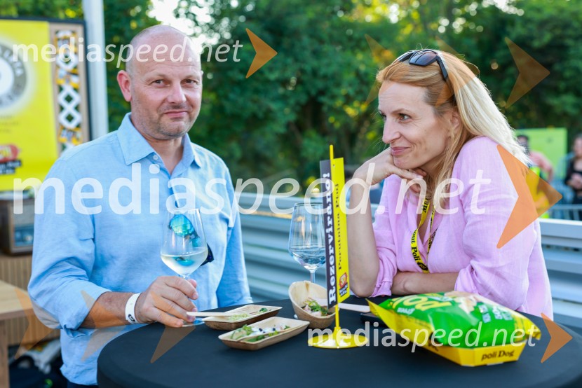  ... ;  Suzana Petek, Perutnina PtujEkskluzivni koncert Joker out ob 50-letnici Poli