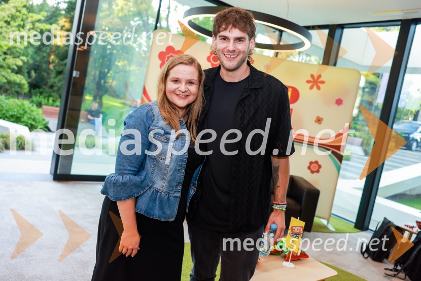  Alma Rahne, novinarka;  Nace  Jordan, Joker OutEkskluzivni koncert Joker out ob 50-letnici Poli