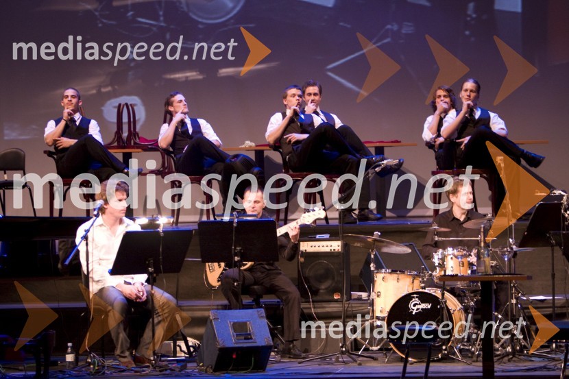 La vie en rose, prizor iz mednarodnega večera šansonovLa Vie en Rose, mednarodni večer šansonov