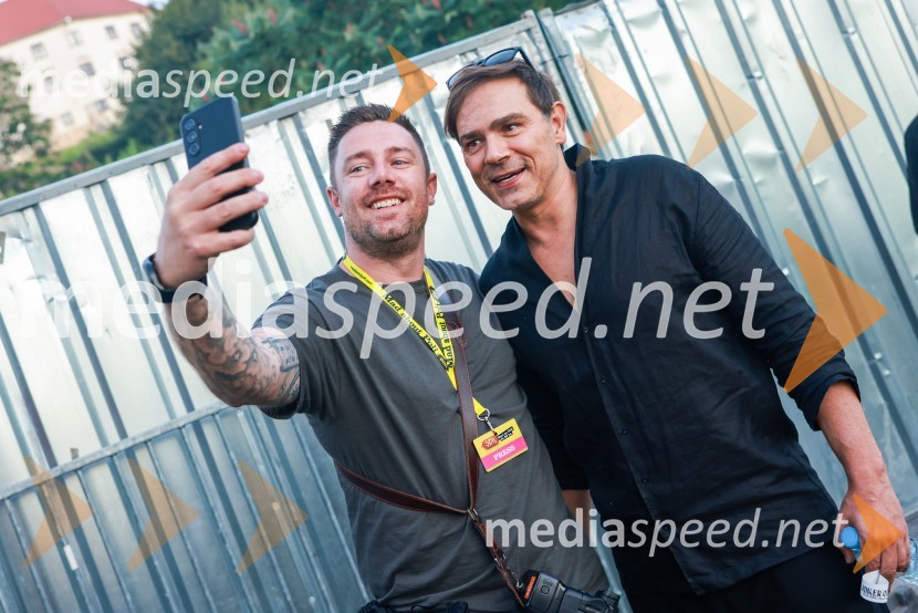  ... ;  Lado Bizovičar, igralecEkskluzivni koncert Joker out ob 50-letnici Poli