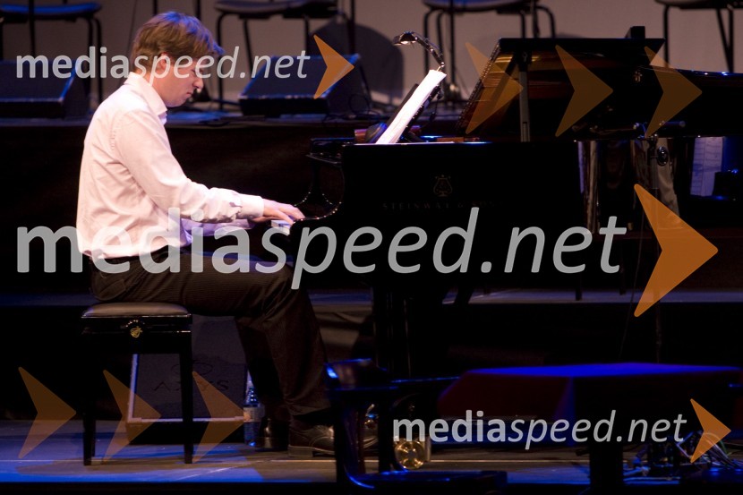 La vie en rose, prizor iz mednarodnega večera šansonovLa Vie en Rose, mednarodni večer šansonov