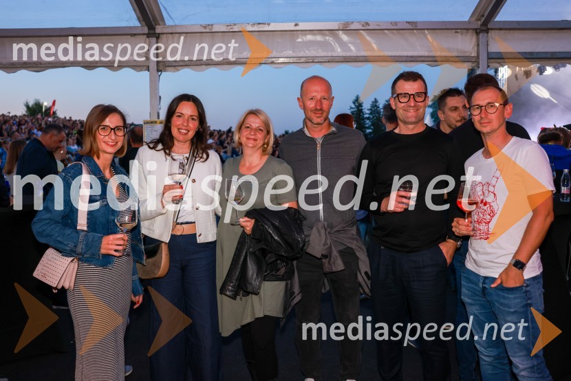  ... ;  ... ; mag. Maja Pak Olaj, direktorica, Slovenska turistična organizacija;  ... ;  ... ;  ... Ekskluzivni koncert Joker out ob 50-letnici Poli