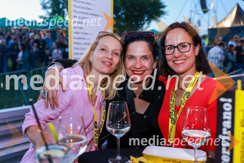  Suzana Petek, Perutnina Ptuj;  ... ;  Barbara Stopinšek, vodja blagovne znamke Poli v Skupini Perutnina PtujEkskluzivni koncert Joker out ob 50-letnici Poli