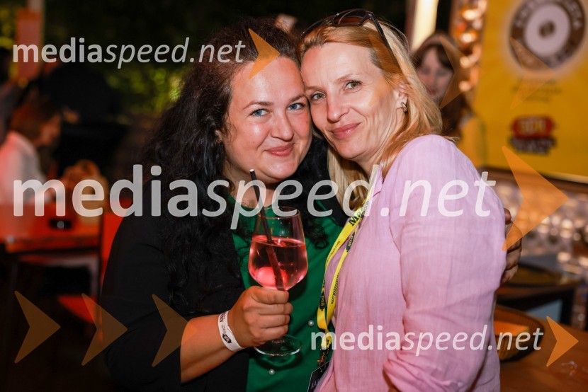  ... ;  Suzana Petek, Perutnina PtujEkskluzivni koncert Joker out ob 50-letnici Poli