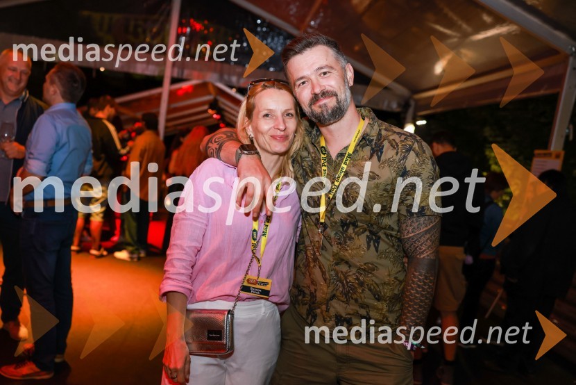  Suzana Petek, Perutnina Ptuj;  Marko Orozovič, grafični oblikovalec, Perutnina PtujEkskluzivni koncert Joker out ob 50-letnici Poli