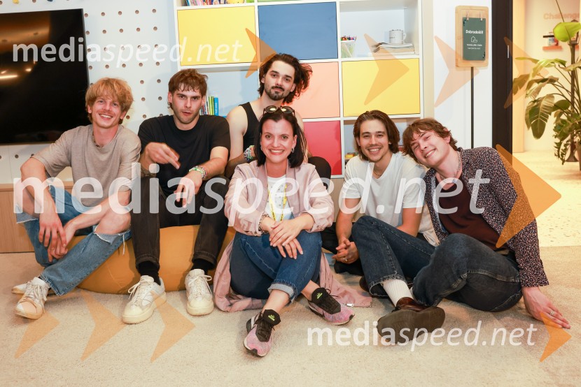  Jure Maček,  Joker Out;  Nace  Jordan, Joker Out;  Sanja Simonič, Perutnina Ptuj;  Jakob Šfiligoj, igralec;  Bojan Cvjetićanin, Joker Out;  Kris  Guštin, Joker OutEkskluzivni koncert Joker out ob 50-letnici Poli