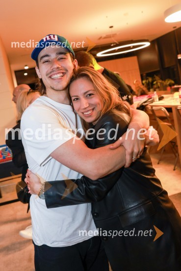  Bojan Cvjetićanin, Joker Out;  Tijana CvjetićaninEkskluzivni koncert Joker out ob 50-letnici Poli