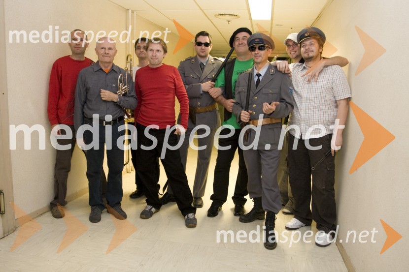 Skupina Orlek s policajiLa Vie en Rose, mednarodni večer šansonov