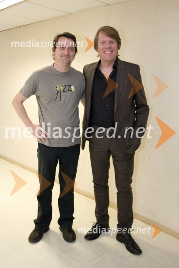 Bogdan Benigar, vodja programa za etno, jazz in zabavno glasbo v CD in Cris Eckmann, glasbenikLa Vie en Rose, mednarodni večer šansonov