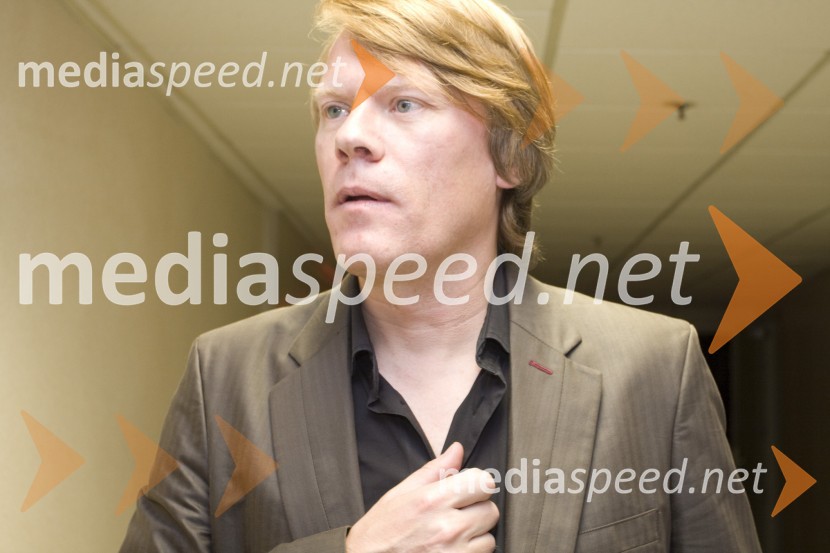 Cris Eckmann, glasbenikLa Vie en Rose, mednarodni večer šansonov