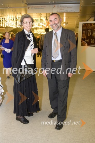 Franc Obal, nekdanji direktor galerije Murska Sobota s soprogoLa Vie en Rose, mednarodni večer šansonov